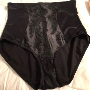 Black waist high shape wear. Size 3XL. Worn ONCE